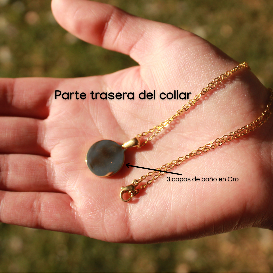 Collar con inicial